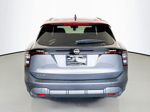 2t Gun Red Roof 2026 Nissan Kicks SV
