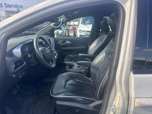 2019 Chrysler Pacifica Hybrid Limited