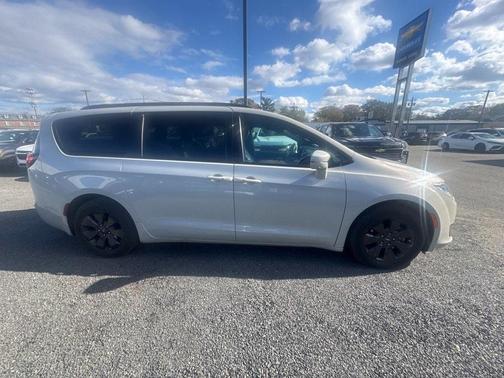 2019 Chrysler Pacifica Hybrid Limited
