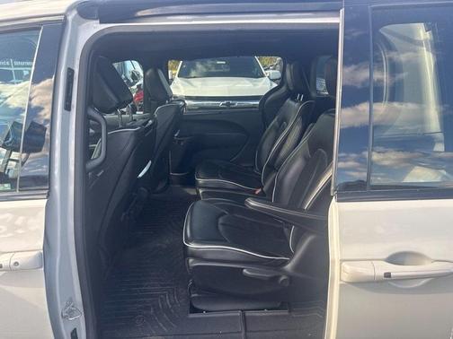 2019 Chrysler Pacifica Hybrid Limited