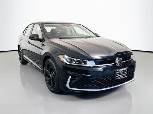 Deep Black Pearl 2026 Volkswagen Jetta 1.5T SE