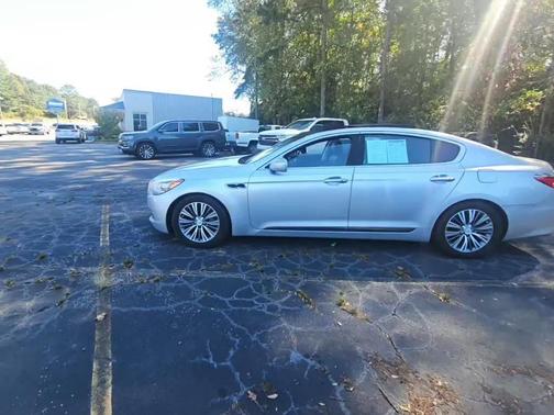 2017 Kia K900 Premium 3.8L