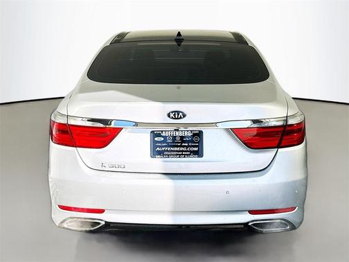 2017 Kia K900 Premium 3.8L