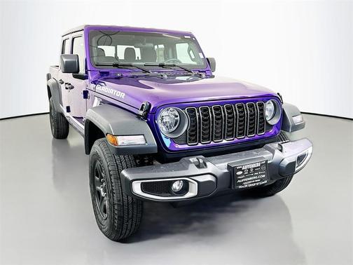 2026 Jeep Gladiator Sport