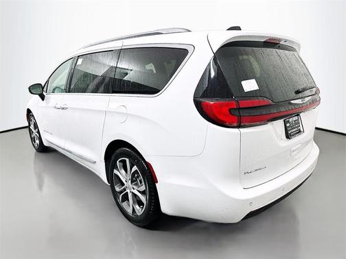 2026 Chrysler Pacifica Pinnacle
