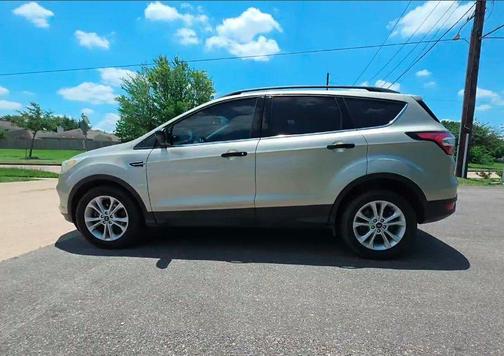 White Gold Metallic 2017 Ford Escape SE