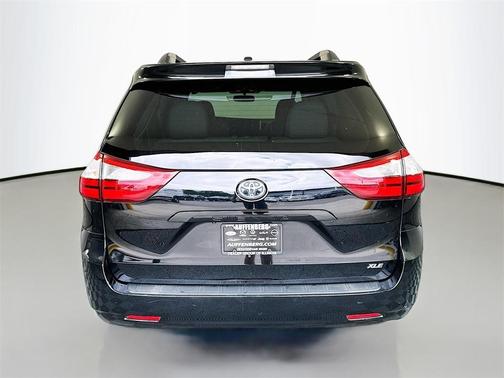 2016 Toyota Sienna L