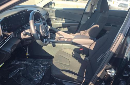 Onyx Black 2023 Hyundai ELANTRA SEL
