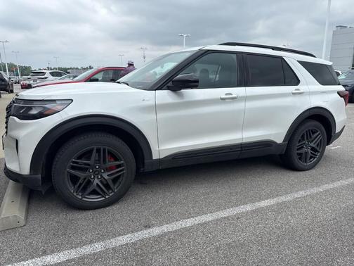 White Metallic 2025 Ford Explorer ST-Line