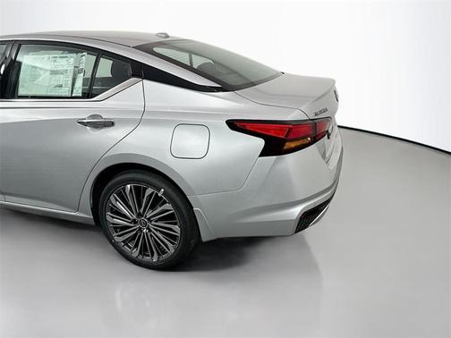 2025 Nissan Altima SL