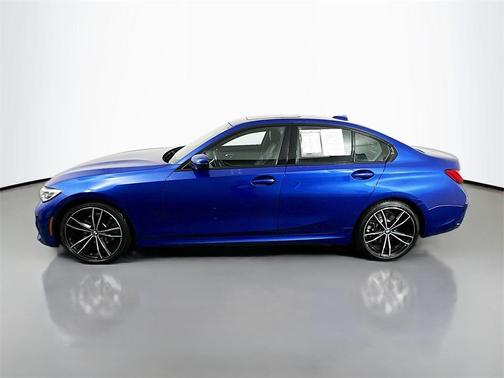 2019 BMW 330 i xDrive