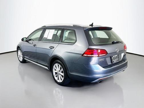 Platinum Gray Metallic 2019 Volkswagen Golf Alltrack TSI SE