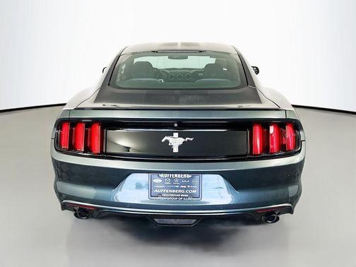 Guard Metallic 2016 Ford Mustang V6