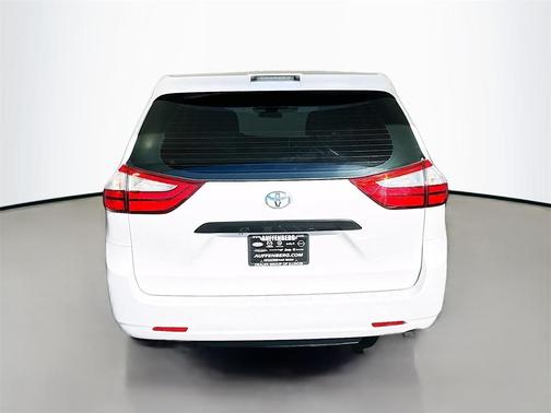 2018 Toyota Sienna L