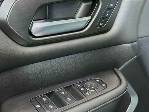 Coulis Red Pear 2026 Nissan Armada Platinum