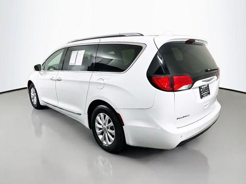 2019 Chrysler Pacifica Touring-L