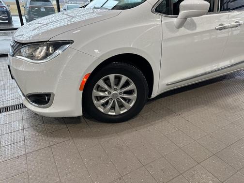 2019 Chrysler Pacifica Touring-L