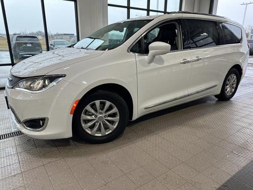 2019 Chrysler Pacifica Touring-L