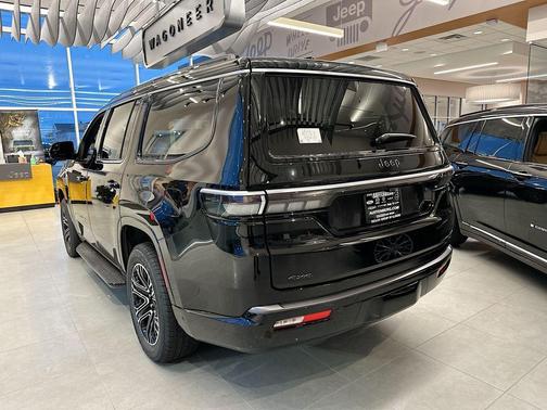 2026 Jeep Grand Wagoneer Base