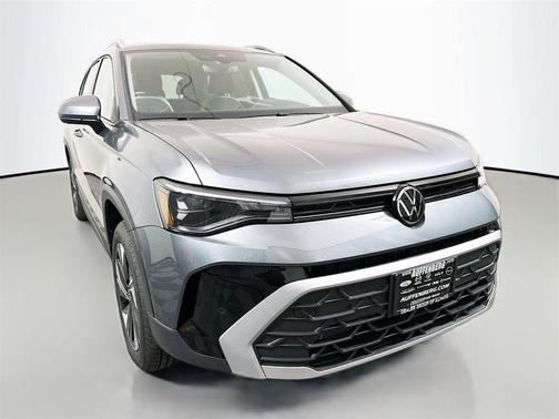 Platinum Gray Metallic 2026 Volkswagen Taos 1.5T SE