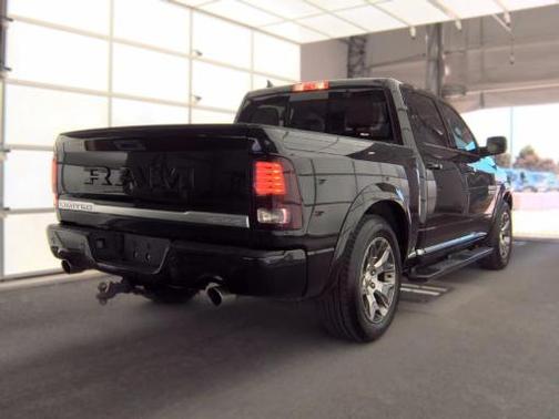 Brilliant Black Crystal Pearlcoat 2018 RAM 1500 Longhorn