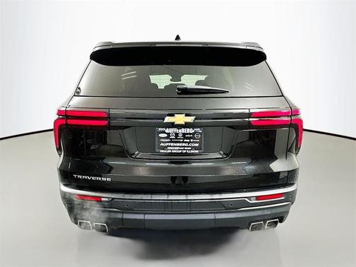 2024 Chevrolet Traverse LS