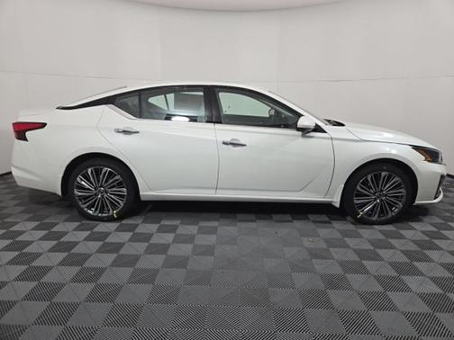 2025 Nissan Altima SL