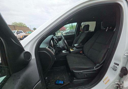 Bright White Clearcoat 2021 Jeep Grand Cherokee Laredo E