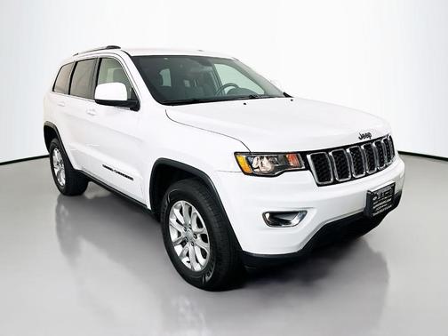 Bright White Clearcoat 2021 Jeep Grand Cherokee Laredo E
