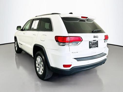 Bright White Clearcoat 2021 Jeep Grand Cherokee Laredo E