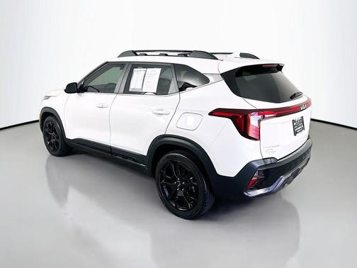 Snow White Pearl 2024 Kia Seltos X-Line