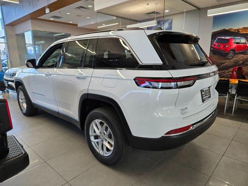 2025 Jeep Grand Cherokee Laredo X