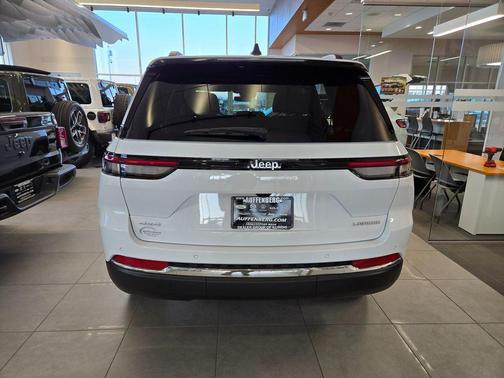 2025 Jeep Grand Cherokee Laredo X