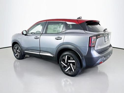 2t Gun Red Roof 2026 Nissan Kicks SV