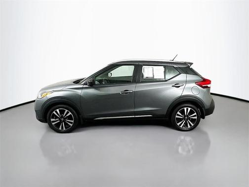 2020 Nissan Kicks SR