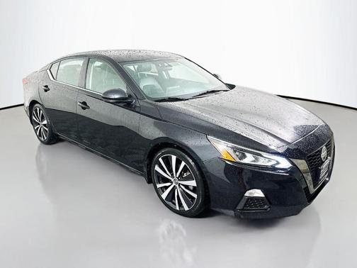 Black 2019 Nissan Altima 2.5 SR