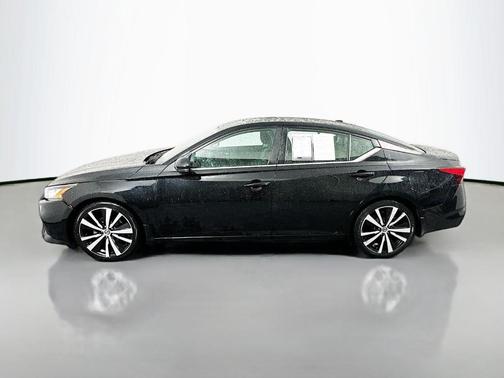 Black 2019 Nissan Altima 2.5 SR