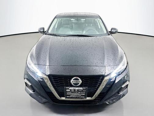 Black 2019 Nissan Altima 2.5 SR