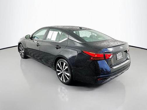 Black 2019 Nissan Altima 2.5 SR