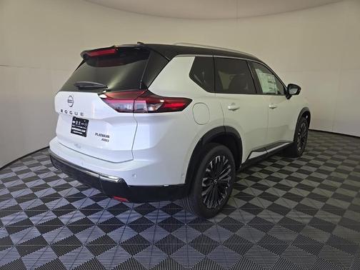 2025 Nissan Rogue Platinum