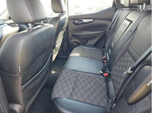 2021 Nissan Rogue Sport SV