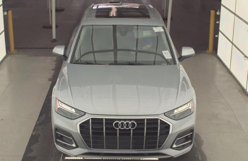 Florett Silver Metallic 2023 Audi Q5 40 Premium