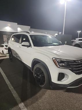 2024 Volkswagen Atlas 2.0T SE