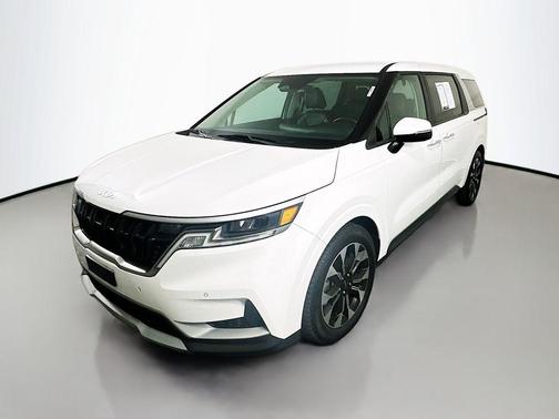 Snow White Pearl 2023 Kia Carnival EX