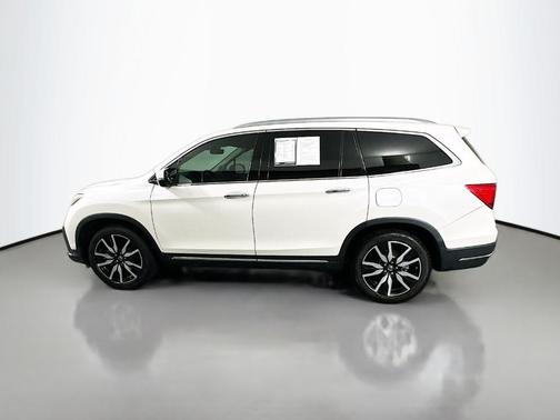 White Diamond Pearl 2019 Honda Pilot Touring 8-Passenger