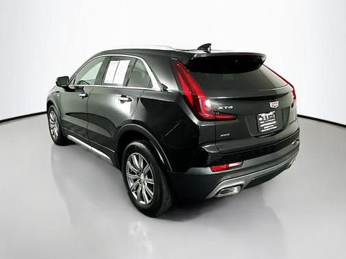 Stellar Black Metallic 2022 Cadillac XT4 Premium Luxury