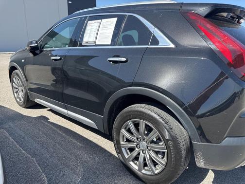 Stellar Black Metallic 2022 Cadillac XT4 Premium Luxury