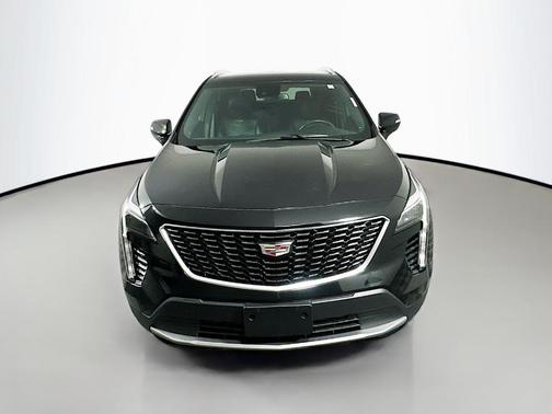Stellar Black Metallic 2022 Cadillac XT4 Premium Luxury