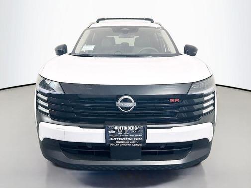 Aspen White Tri 2026 Nissan Kicks SR