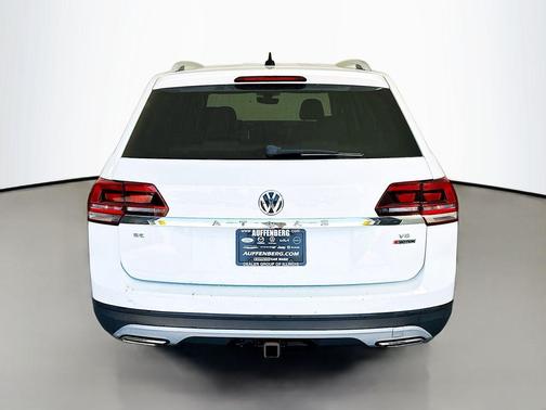 Pure White 2019 Volkswagen Atlas 3.6L SE w/Technology